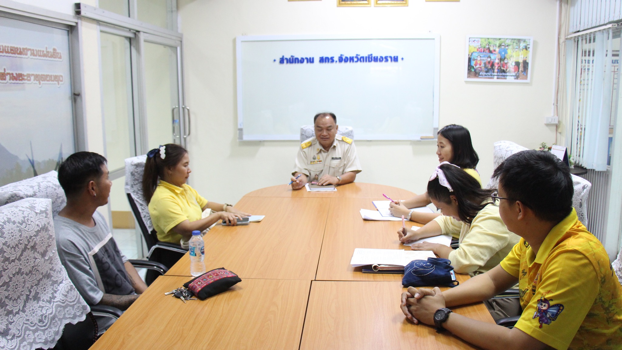 ติดตามผลการดำเนินงานการจัดการเรียนรู้เพื่อเด็กด้อยโอกาสเร่ร่อน สกร. อำเภอเมืองเชียงราย