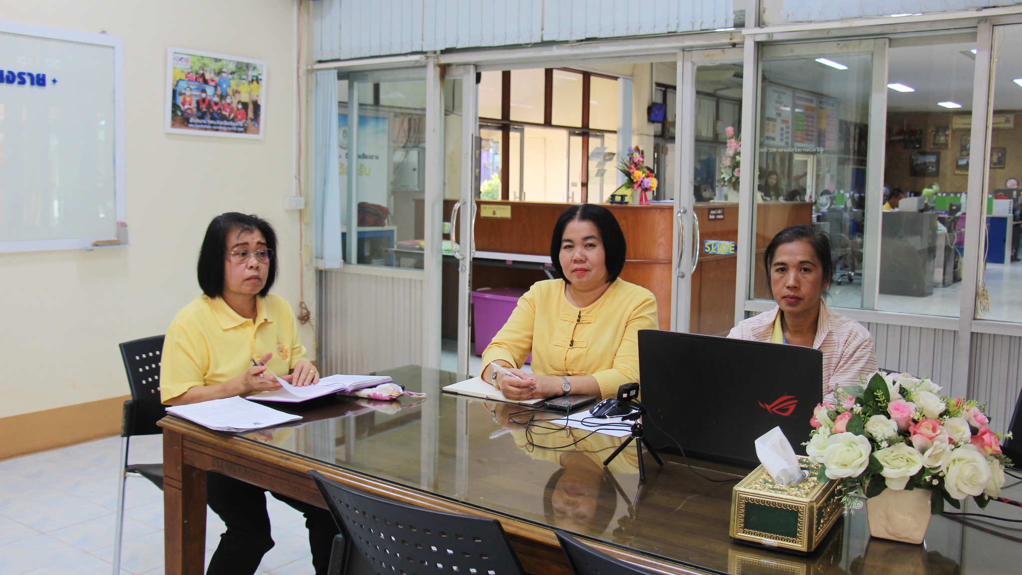 ข้าร่วมประชุมหารือถึงแนวทางการดำเนินงานการจัดการศึกษาในศูนย์การเรียนชุมชนชาวไทยภูเขา “แม่ฟ้าหลวง ผ่านระบบระบบออนไลน์