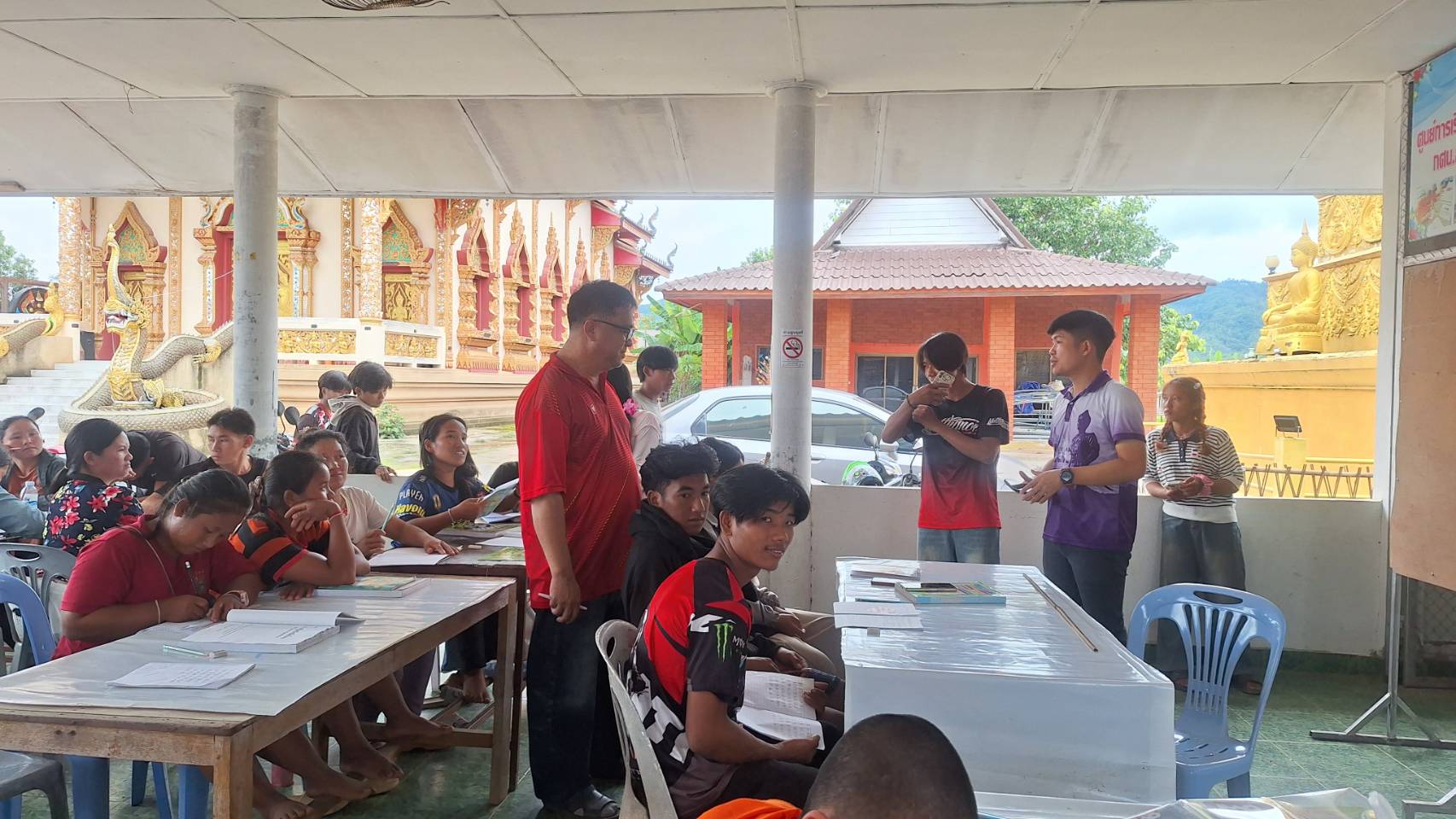 การจัดการเรียนการสอนขั้นพื้นฐานระดับประถมศึกษา และจัดการสอนผู้ไม่รู้หนังสือ ณ ศรช.วัดดอนงาม ต.โชคชัย อ.ดอยหลวง จ.เชียงราย
