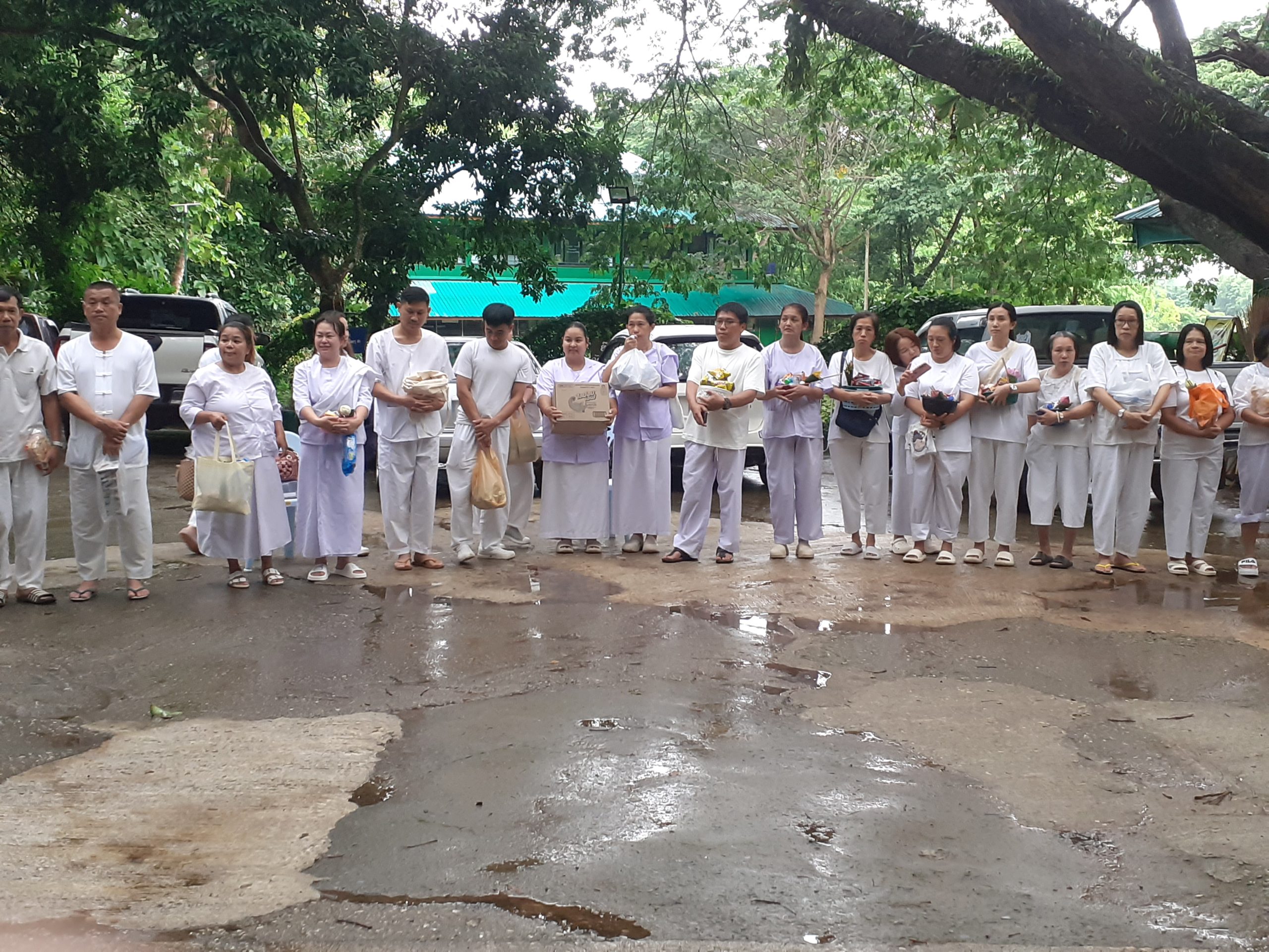 ปฏิบัติธรรมเฉลิมพระเกียรติ