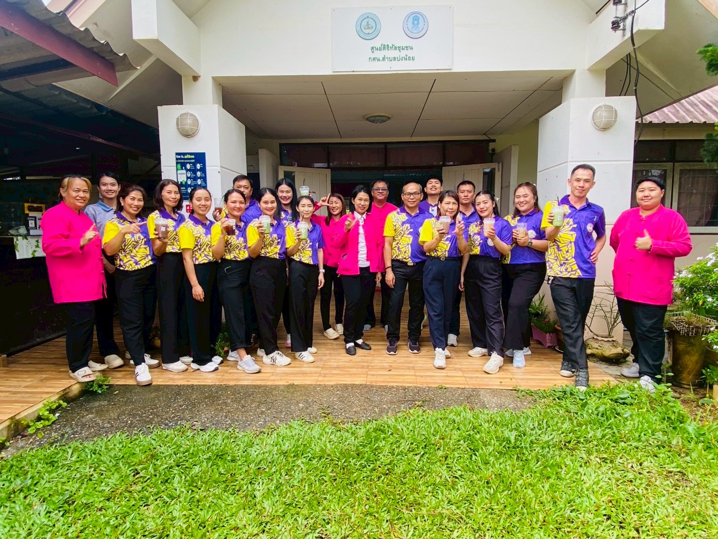 ร่วมต้อนรับคณะศึกษาดูงานจาก สกร.ระดับอำเภอแม่อาย จังหวัดเชียงใหม่ โดยได้ไปศึกษาดูงาน ณ โคกหนองนาโมเดล บ้านนา พาสุข , ห้องเรียนหลักสูตรนวด 150 ชั่วโมง และร้านกาแฟ สร้างงานสร้างรายได้ ของศูนย์ส่งเสริมการเรียนรู้ระดับอำเภอดอยหลวง จังหวัดเชียงราย