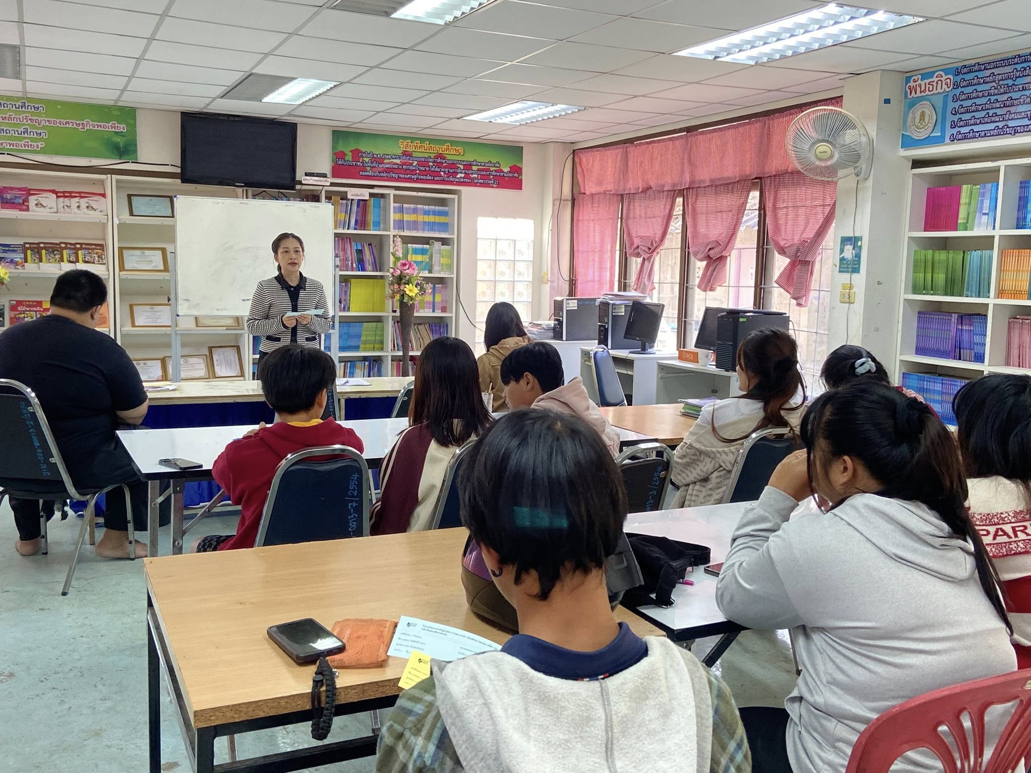 วันที่ 21 มกราคม 2569 นางสาวณัฐนิช มะลิแก ตำแหน่งครูผู้ช่วย นิเทศก์ติดตามและ พบกลุ่มแลกเปลี่ยนเรียนรู้นักศึกษา ศกร.ระดับตำบลปงน้อย