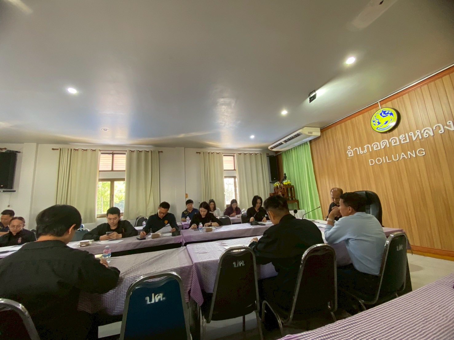 17 ก.พ.69 เข้าร่วมการประชุมเชิงปฏิบัติการส่งเสริมการบูรณาการกลไกการขับเคลื่อนการขจัดความยากจนระดับอำเภอ ครั้งที่ 1 / 2569 ณ ห้องประชุมที่ว่าการอำเภอดอยหลวง อ.ดอยหลววจ.เชียงราย