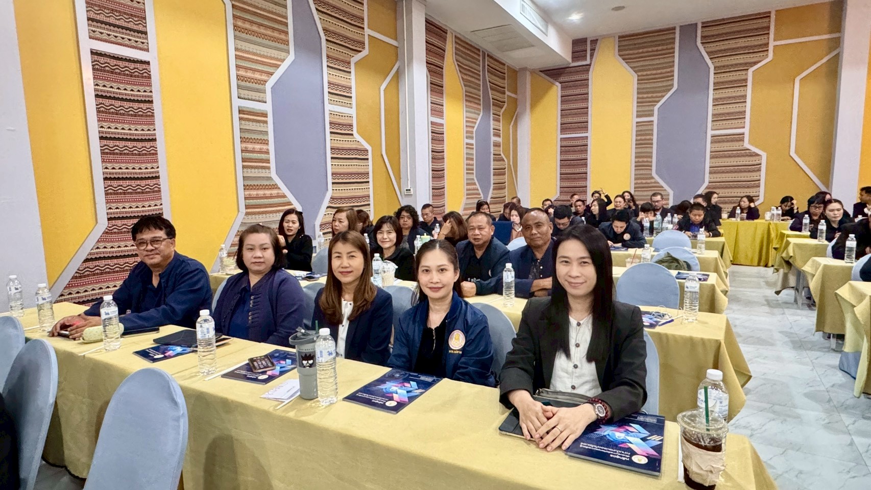 ระหว่างวันที่ 13-15 พฤษภาคม 2569 ณ โรงแรม เอ็ม บูทีครีสอร์ท จังหวัดเชียงรายเข้าร่วมการพัฒนาศักยภาพครูและบุคลากรตามหลักสูตรฝึกอบรมการจัดกิจกรรมการเรียนรู้ความมั่นคงปลอดภัย ทางไซเบอร์