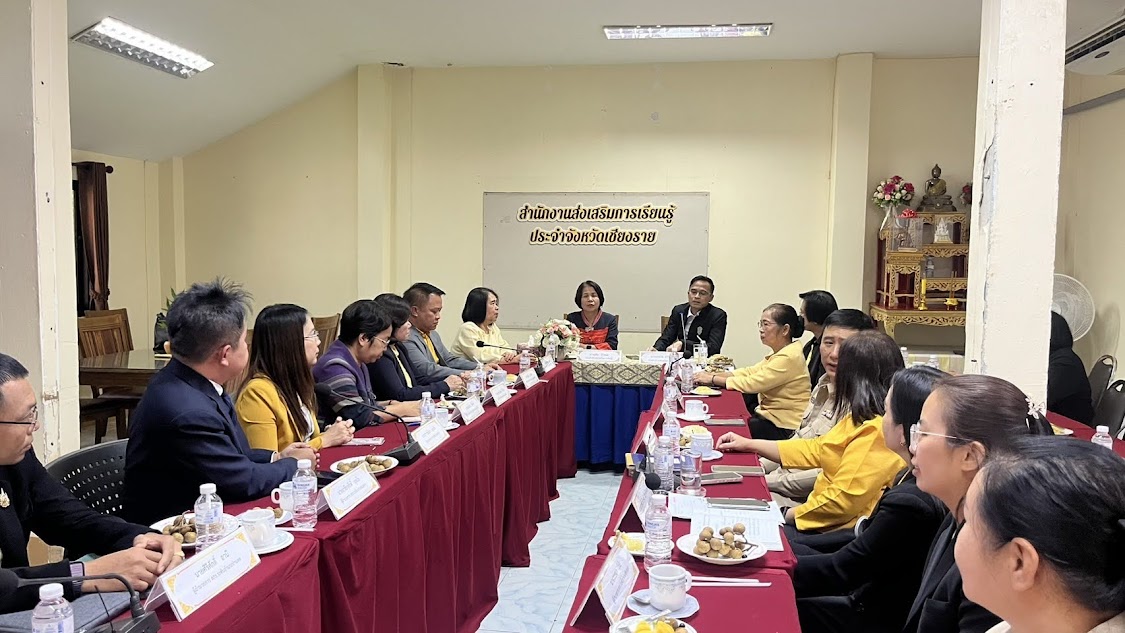 ร่วมต้อนรับ นางยุพิน บัวคอม และนายเอกราช ชวีรัตน์ รองอธิบดีกรมส่งเสริมการเรียนรู้ ในการเข้าตรวจเยี่ยม สำนักงานส่งเสริมการเรียนรู้ประจำจังหวัด